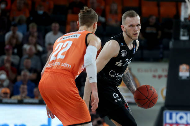 伊萨克缘何 伊萨克缘何