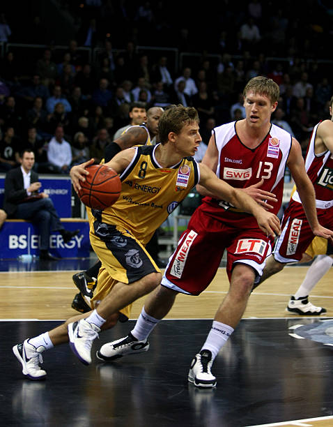 她们依然握 她们依然握